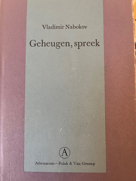 Boekomslag met de titel 'Geheugen, spreek' door Vladimir Nabokov in donkergroen.