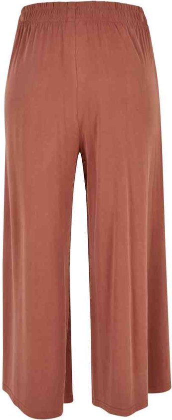 Achterzicht van bruine culotte met elastische tailleband.