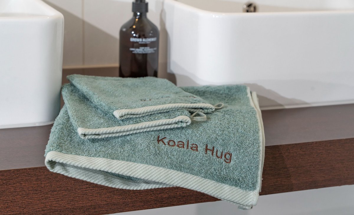 KOALA HUG TENCEL™ lyocell handdoek 60x110 Woudgroen; sneldrogend & antibacterieel | ecologisch