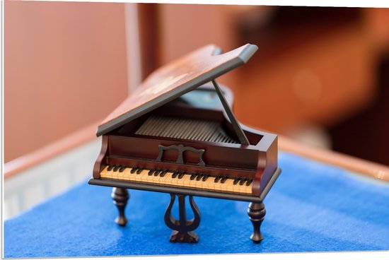 PVC Schuimplaat - Foto van een Mini Piano - 90x60 cm Foto op PVC Schuimplaat (Met Ophangsysteem)