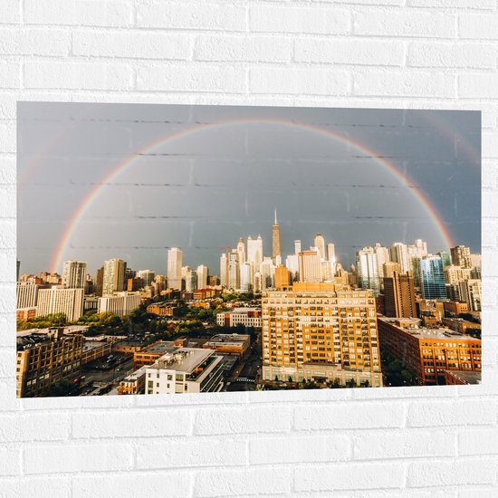 Muursticker - Regenboog boven Stad - 105x70 cm Foto op Muursticker