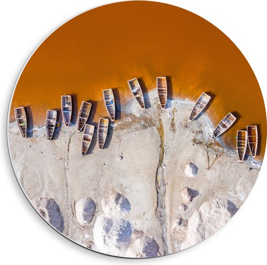 WallClassics - PVC Schuimplaat Muurcirkel - Bovenaanzicht van Oude Houten Vissersboten aan Oranje Getinte Zee - 40x40 cm Foto op Muurcirkel (met ophangsysteem)