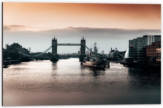 Dibond - Tower Bridge met Zonsondergang in Londen, Engeland - 60x40 cm Foto op Aluminium (Wanddecoratie van metaal)