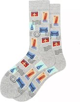 Akyol - Postzegel sokken - sokken reizen - vakantie sokken - sokken - postzegels - reizen - grijze sokken - 39/43 maat