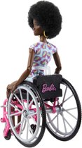 Bol.com Barbie Morena Fashionistas - Met Rolstoelpop - Goud - Modepop aanbieding