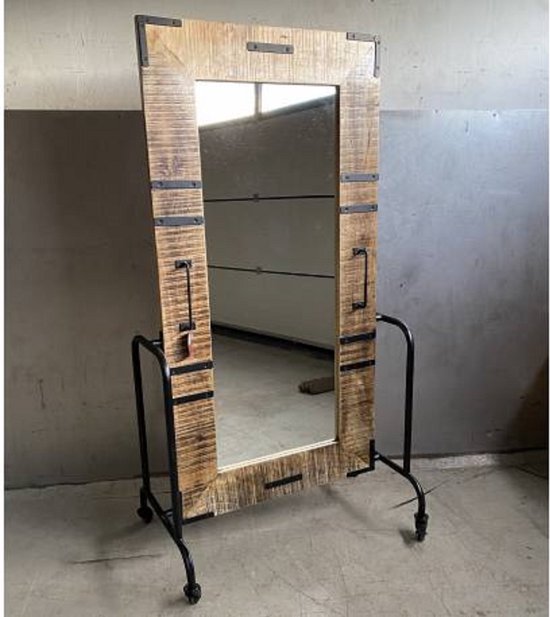 Big mirror on wheels