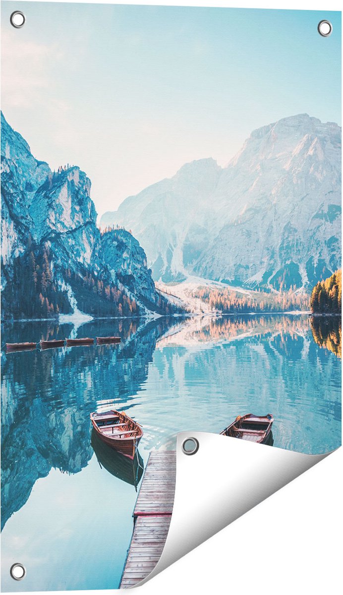 Gards Tuinposter Twee Bootjes op het Meer in de Bergen - 40x60 cm - Tuindoek - Tuindecoratie - Wanddecoratie buiten - Tuinschilderij Multikleur