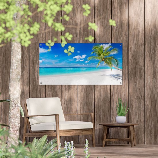 Gards Tuinposter Tropisch Strand met een Palmboom - 100x50 cm - Tuindoek - Tuindecoratie - Wanddecoratie buiten - Tuinschilderij