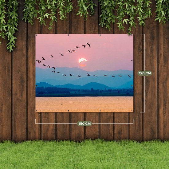 Gards Tuinposter Silhouet van Zwerm Vogels bij Zonsondergang - 150x120 cm - Tuindoek - Tuindecoratie - Wanddecoratie buiten - Tuinschilderij