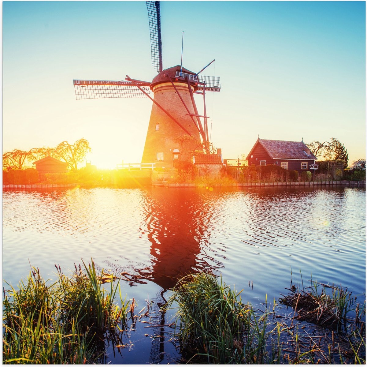 WallClassics - Poster (Mat) - Zonlicht langs Hollandse Molen aan het Water - 50x50 cm Foto op Posterpapier met een Matte look