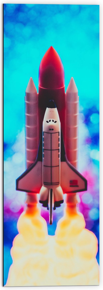 Dibond - Speelgoed Raket met Start Rook - 50x150 cm Foto op Aluminium (Wanddecoratie van metaal)