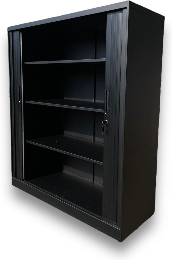 Zwarte archiefkast met opengeschoven roldeur, vier legplanken en slot.