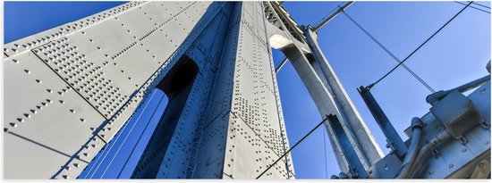 Poster Glanzend – Touwen en Platen van IJzeren Brug - 90x30 cm Foto op Posterpapier met Glanzende Afwerking