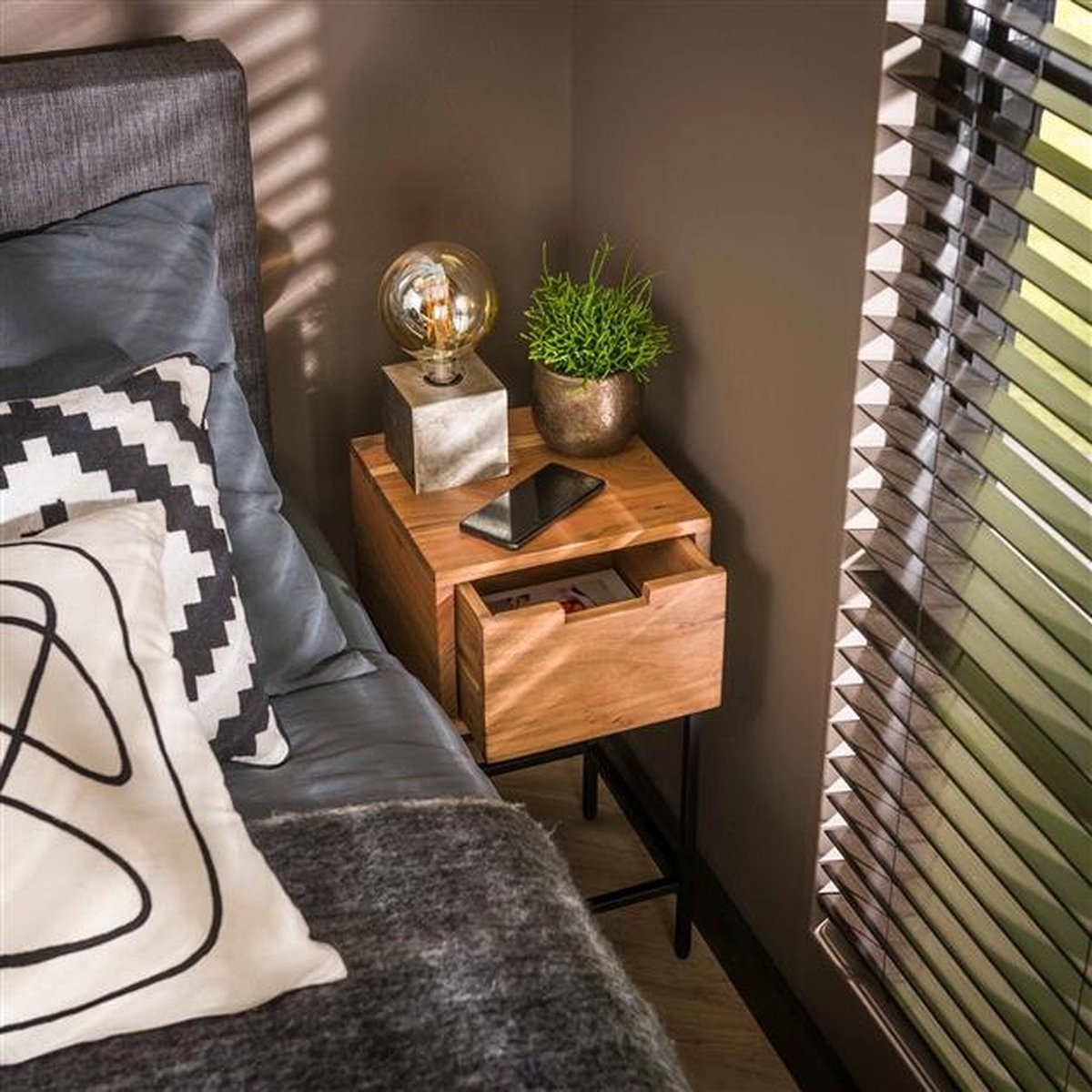 Modern nachtkastje 2 lades mini-nachtkastje leer ultra-smal 20cm eenvoudig houten bijzettafel voor slaapkamer, woonkamer bijzettafel wisdom