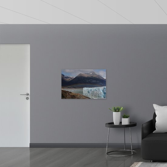 WallClassics - Vlag - Regenboog in Landschap met IJskappen - 90x60 cm Foto op Polyester Vlag