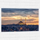WallClassics - Muursticker - Süleymaniye-Moskee op Begin van de Avond in Istanbul, Turkije - 90x60 cm Foto op Muursticker