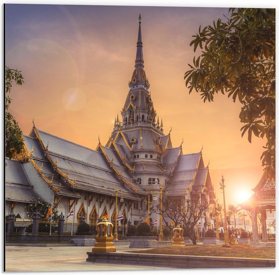 Dibond - Mooi Kasteel met Zonsondergang in Thailand - 50x50 cm Foto op Aluminium (Wanddecoratie van metaal)