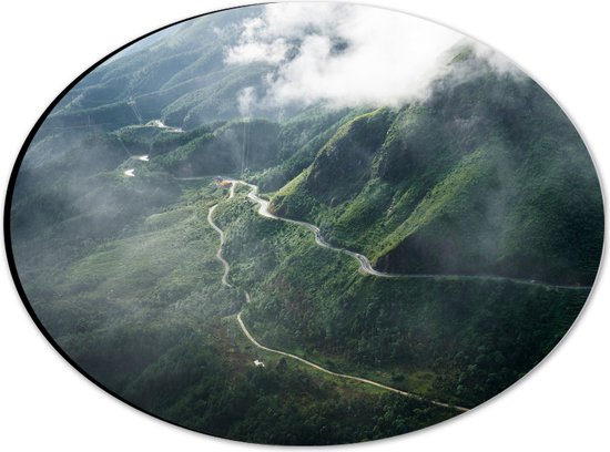 WallClassics - Dibond Ovaal - Smalle Bergweggetjes in Wolken op Donkergroen Kleurige Berg - 28x21 cm Foto op Ovaal (Met Ophangsysteem)