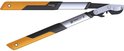 Zilverkleurige takkenschaar met oranje handvatten, zwarte accenten en de tekst "FISKARS LX92 PowerGear X".