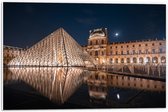 PVC Schuimplaat- Verlicht Louvre in Parijs, Frankrijk - 60x40 cm Foto op PVC Schuimplaat
