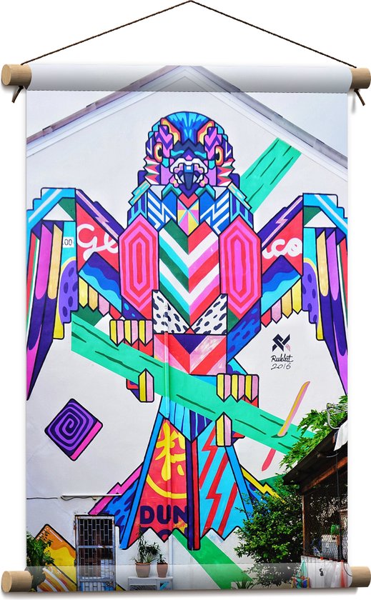 Textielposter - Kunstige Vogel met Graffiti op Gebouw - 40x60 cm Foto op Textiel