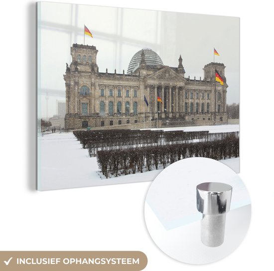 Le bâtiment du parlement allemand enneigé à Berlin Plexiglas 90x60 cm - Tirage photo sur Glas (décoration murale en plexiglas)