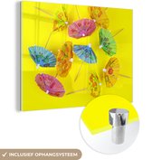 MuchoWow® Glasschilderij 80x60 cm - Schilderij acrylglas - Parasols op geel - Foto op glas - Schilderijen