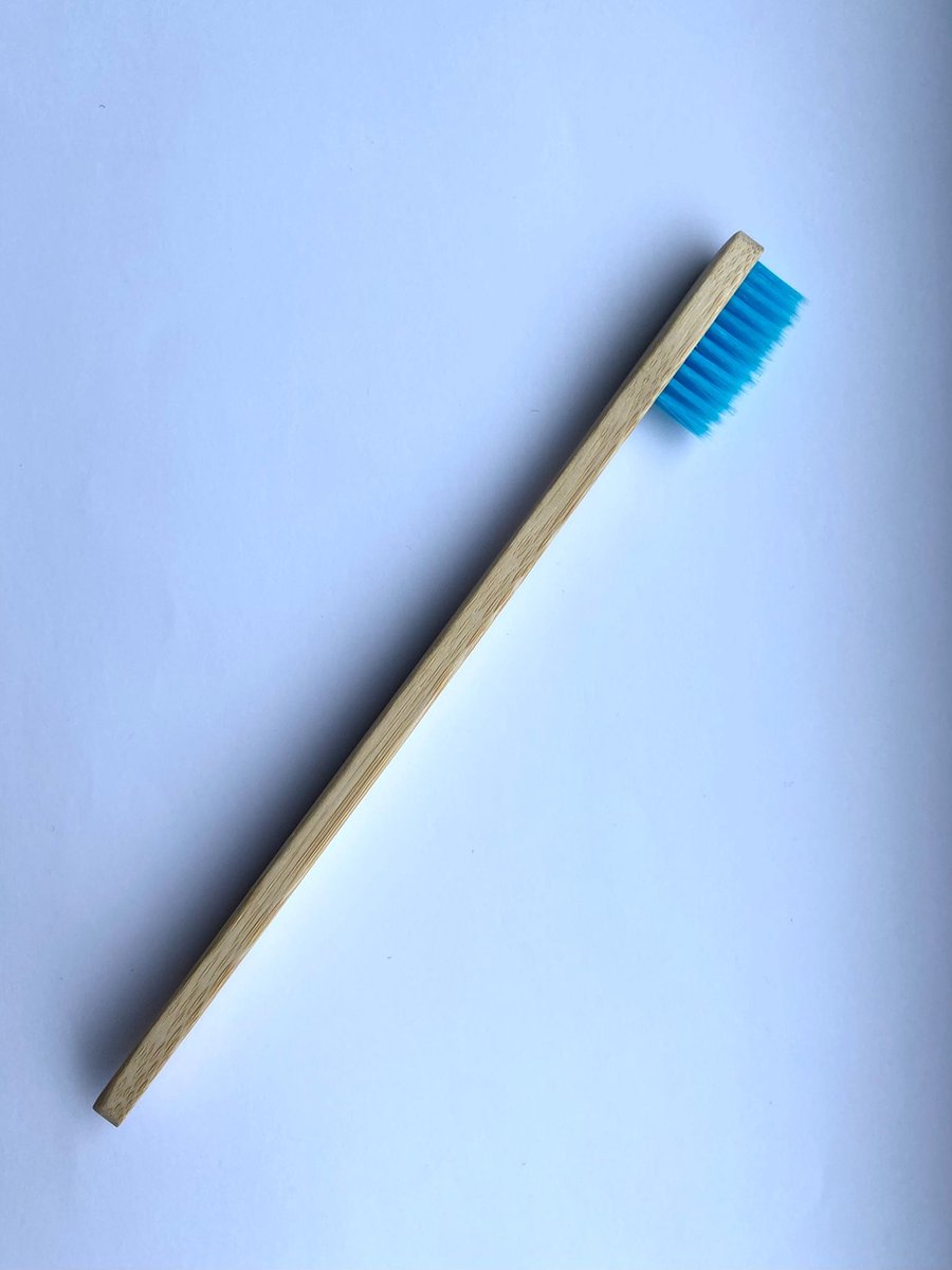 Bamboe tandenborstel Licht Blauw - Gratis verzending - Tandenborstels - Bamboo - Duurzaam en milieuvriendelijk - Perfect voor dagelijks gebruik