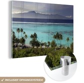 MuchoWow® Glasschilderij 60x40 cm - Schilderij acrylglas - Palmbomen op het strand van Moorea in Oceanië - Foto op glas - Schilderijen