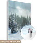 MuchoWow® Glasschilderij 60x80 cm - Schilderij glas - Bos - Sneeuw - Winter - Foto op acrylglas - Schilderijen