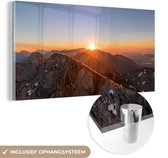 MuchoWow® Glasschilderij 80x40 cm - Schilderij acrylglas - Berg - Landschap - Zon - Foto op glas - Schilderijen