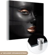 MuchoWow® Glasschilderij 50x50 cm - Schilderij acrylglas - Zwart - Goud - Vrouw - Foto op glas - Schilderijen