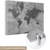 MuchoWow® Glasschilderij 120x80 cm - Schilderij acrylglas - Stoere wereldkaart - zwart wit - Foto op glas - Schilderijen