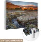 MuchoWow® Glasschilderij 120x80 cm - Schilderij acrylglas - Uitzicht op het landschap bij het Nationaal park Brecon Beacons - Foto op glas - Schilderijen