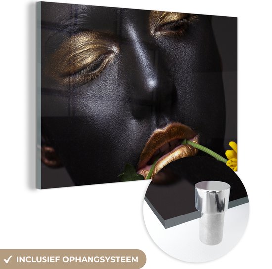 MuchoWow® Glasschilderij 120x80 cm - Schilderij acrylglas - Vrouw - Bloemen - Goud - Zwart - Foto op glas - Schilderijen