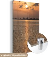 MuchoWow® Glasschilderij 60x90 cm - Schilderij acrylglas - Weergave van een reiger in het water - Foto op glas - Schilderijen