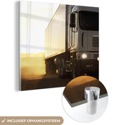 MuchoWow® Glasschilderij 90x90 cm - Schilderij acrylglas - Vrachtwagen op een onverharde weg - Foto op glas - Schilderijen