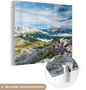 MuchoWow® Glasschilderij 90x90 cm - Schilderij acrylglas - Alpen - Rotsen - Gras - Foto op glas - Schilderijen