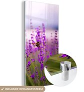 MuchoWow® Glasschilderij 20x40 cm - Schilderij acrylglas - Lavendel met bij - Foto op glas - Schilderijen