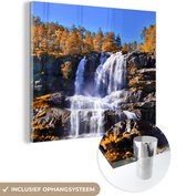 MuchoWow® Glasschilderij 50x50 cm - Schilderij acrylglas - Waterval - Noorwegen - Natuur - Foto op glas - Schilderijen
