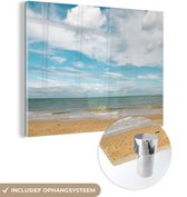 MuchoWow® Glasschilderij 80x60 cm - Schilderij acrylglas - Strand - Zomer - Wolken - Foto op glas - Schilderijen