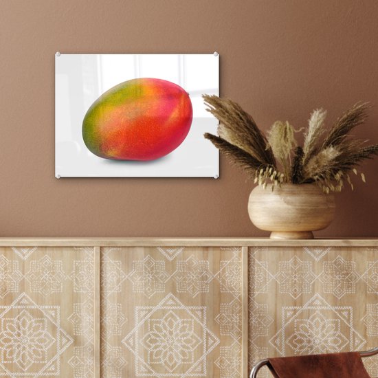 ® Glasschilderij 40x30 cm - Schilderij acrylglas - Groene en oranje mango op witte achtergrond - Foto op glas - Muurdecoratie woonkamer - Wanddecoratie slaapkamer - Schilderijen