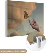 MuchoWow® Peinture sur Verre - Papillon sur un index - 120x90 cm - Peintures sur Verre Acrylique - Photo sur Glas