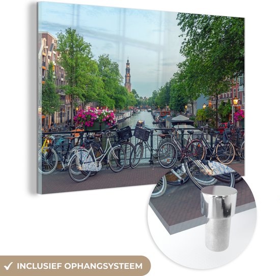 MuchoWow® Glasschilderij 60x40 cm - Schilderij acrylglas - Amsterdam - Fiets - Gracht - Foto op glas - Schilderijen