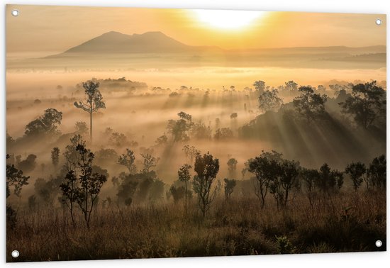 Tuinposter – Zonnestralen Schijnend over de Bergtoppen in het Landschap - 120x80 cm Foto op Tuinposter (wanddecoratie voor buiten en binnen)