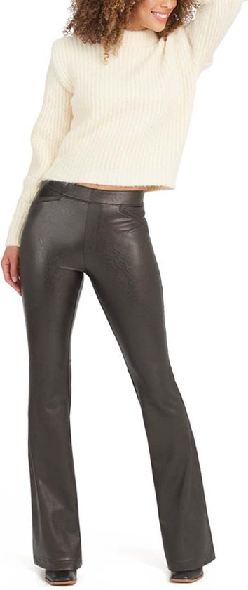 Leather Like Flare Pants | Zwart
