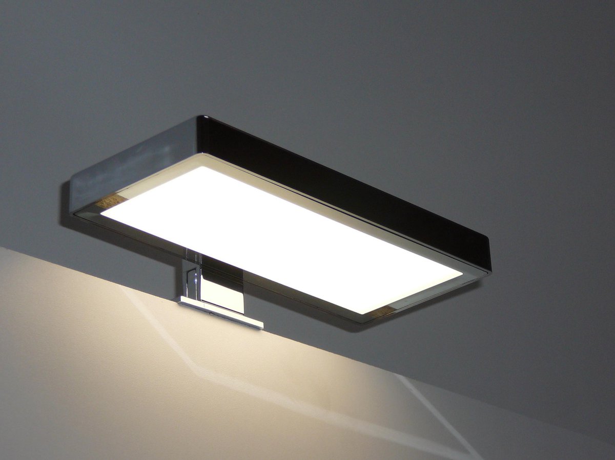 Plieger Stream opbouw LED spiegelverlichting rechthoekig 230V incl. bevestiging chroom