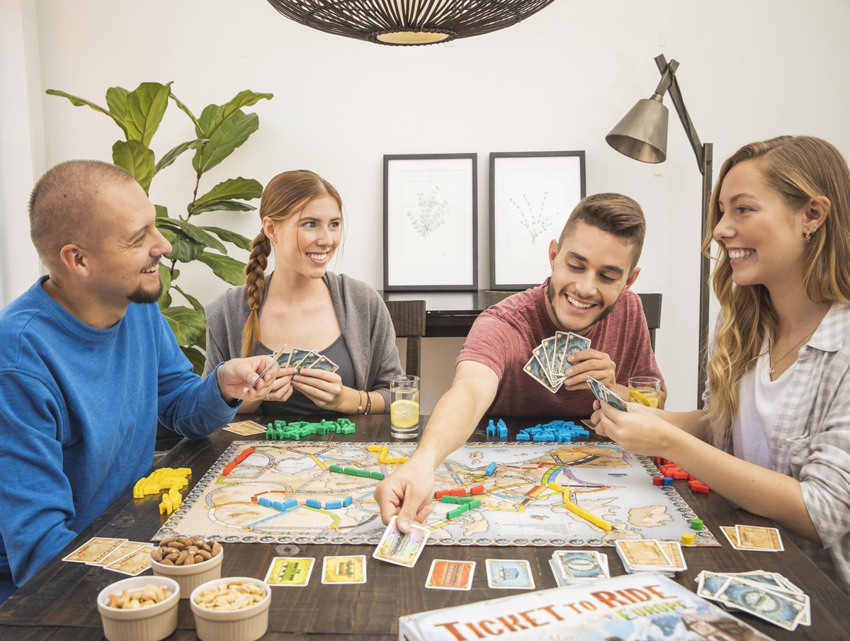Ticket to Ride Europe - Nederlandstalig Bordspel - Strategisch Gezelschapsspel voor Familie & Vrienden — afbeelding 7