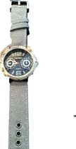 Horloge grijs zwarte kast