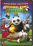 Hoes van de film Kung Fu Panda 3 met een groep panda's, een tijger en een os op een met gras begroeide achtergrond.